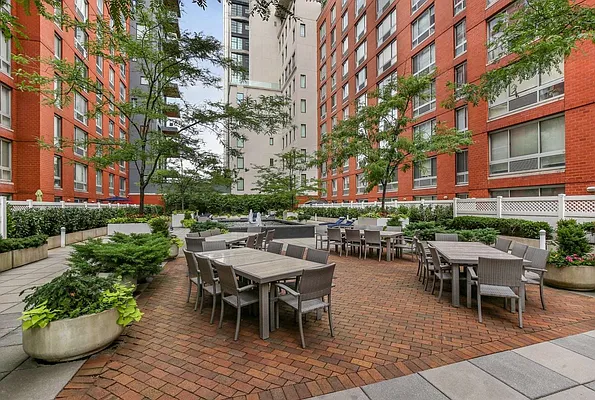 Rented by Ian K. Katz Residential | media 5