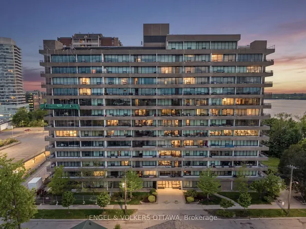 370 Dominion Ave #Ex2, Ottawa, ON K2A 3X4