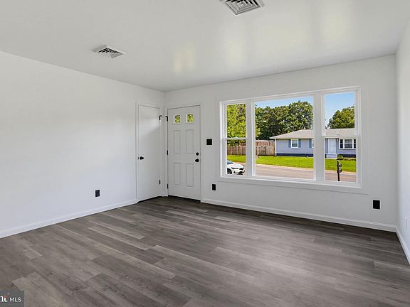 5th image of 21975 Spring Valley Dr