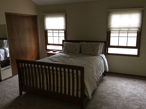 3rd image of 682 Indian Wells Ln