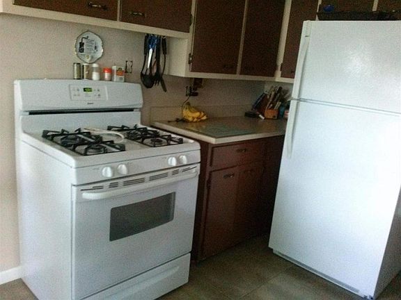 3rd image of 812 Parkway Dr