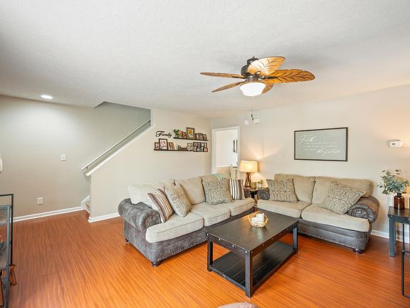 5th image of 1072 Blue Ridge View Cir