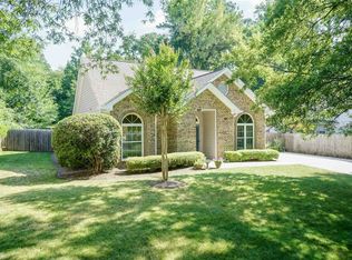 102 Covington Dr, Chapel Hill, NC 27514