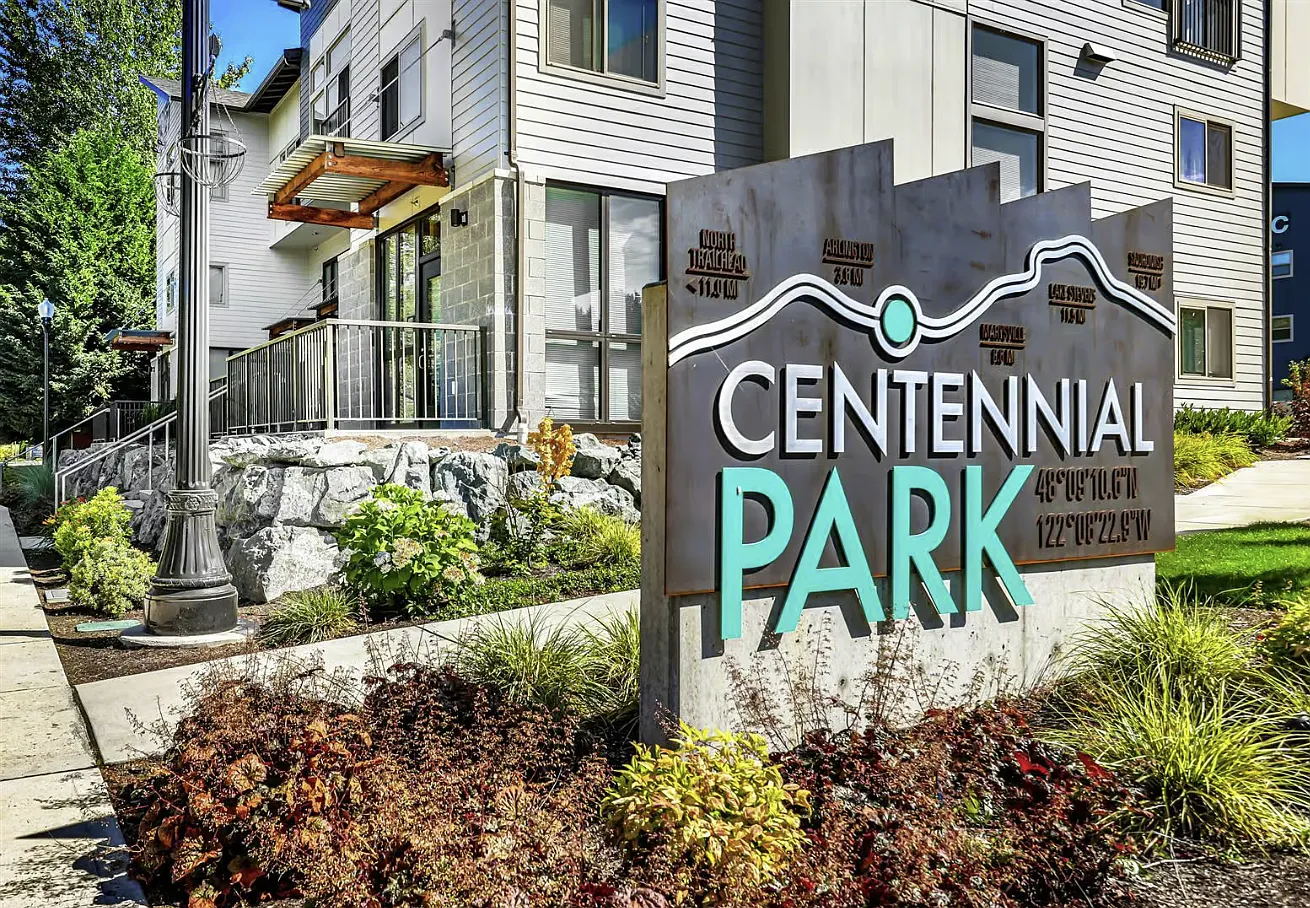 Centennial Park Apartments — Photo 3