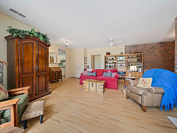 5th image of 90 Sea St APT 134