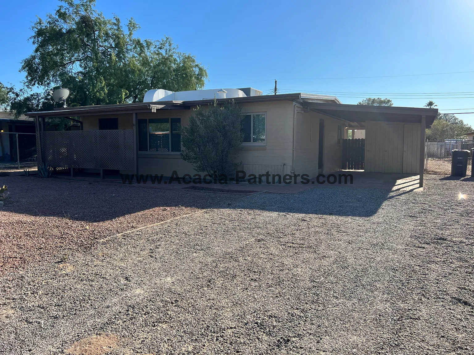 Centrall Located Two Bedroom Home — Photo 1
