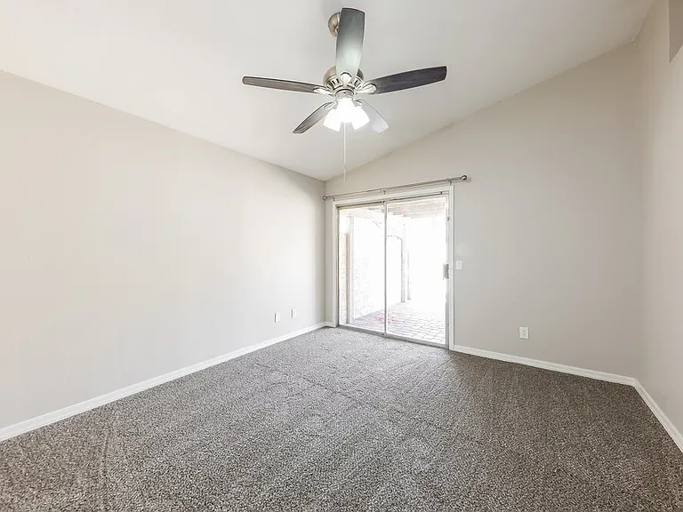 8810 W Grovers Ave — Photo 9