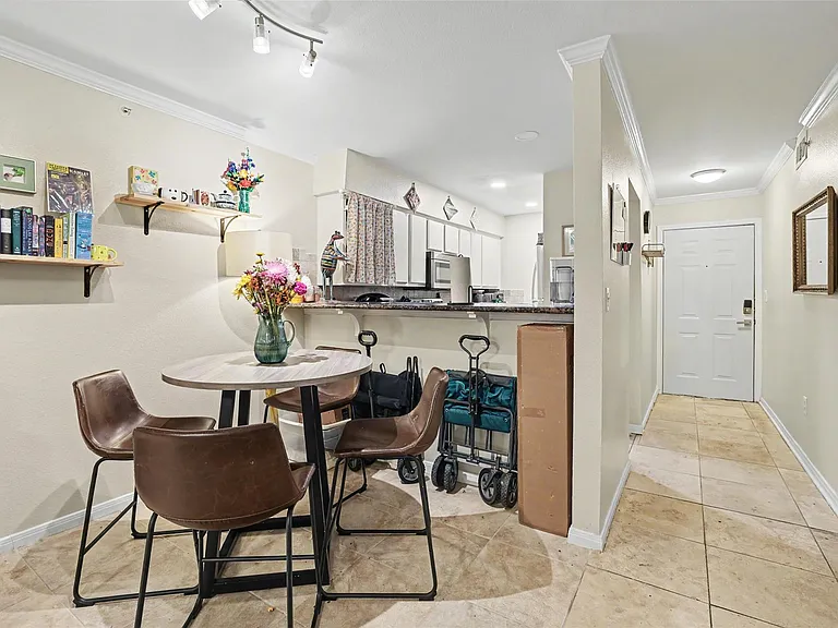 501 W 26th St #210 — Photo 3