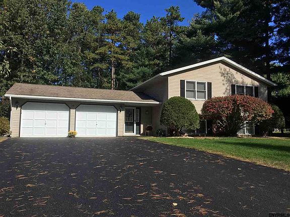 2nd image of 11 Wings Falls Ct