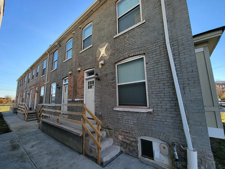 472-482 Carpenter St — Photo 50