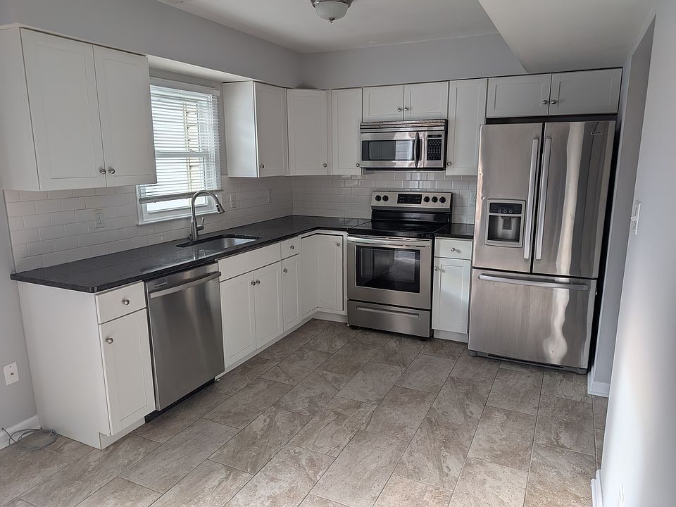 1st image of 1577 Front Royal Dr