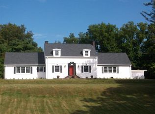 705 Hiwassee Hill Dr, Johnson City, TN 37601