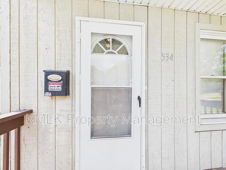 534 Gage St — Photo 3
