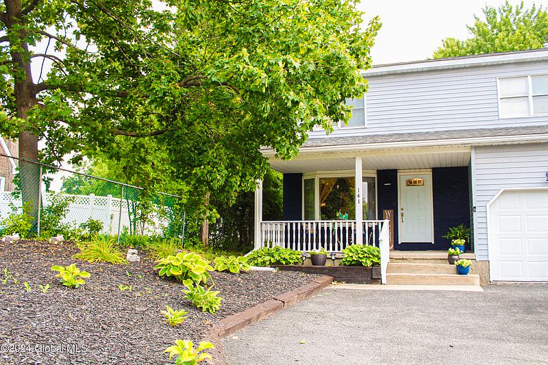 3rd image of 141 Van Rensselaer Boulevard