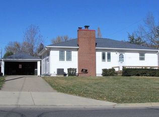 1315 W 18th St, Cedar Falls, IA 50613