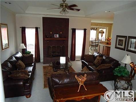 3rd image of 3159 Glenbrooke Dr