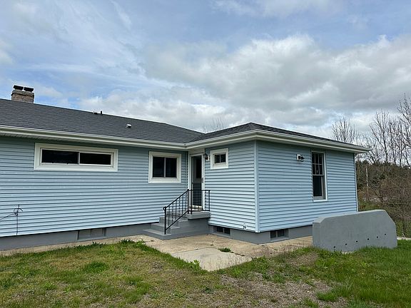 2nd image of 52 Arcadia Rd #B