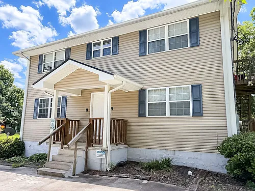 402 Hall St #A Photo 1