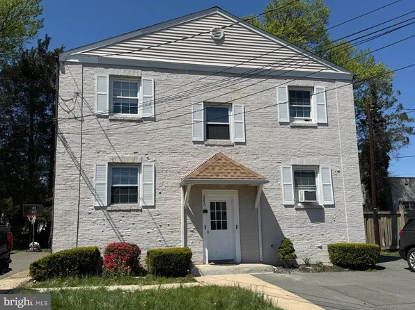 365 Concord Ave, Ewing, NJ 08618