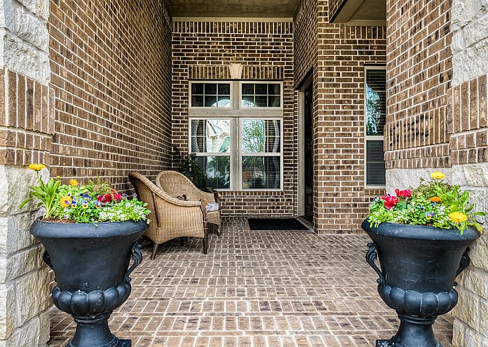 2nd image of 27415 Villa Mountain Ct