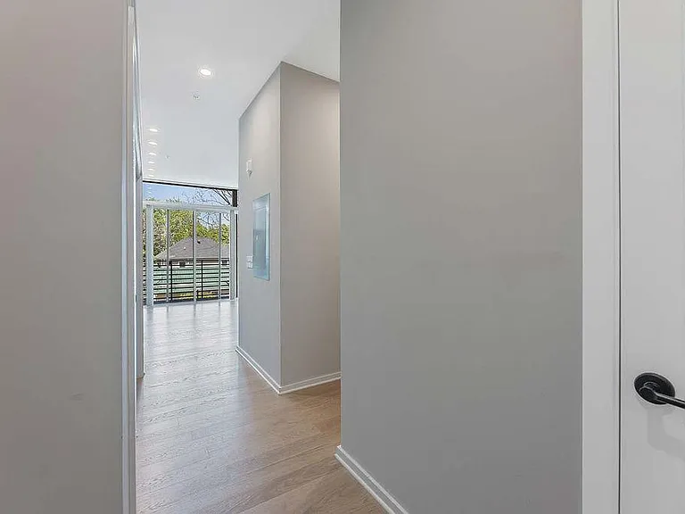 521 Mangum St #23 — Photo 2
