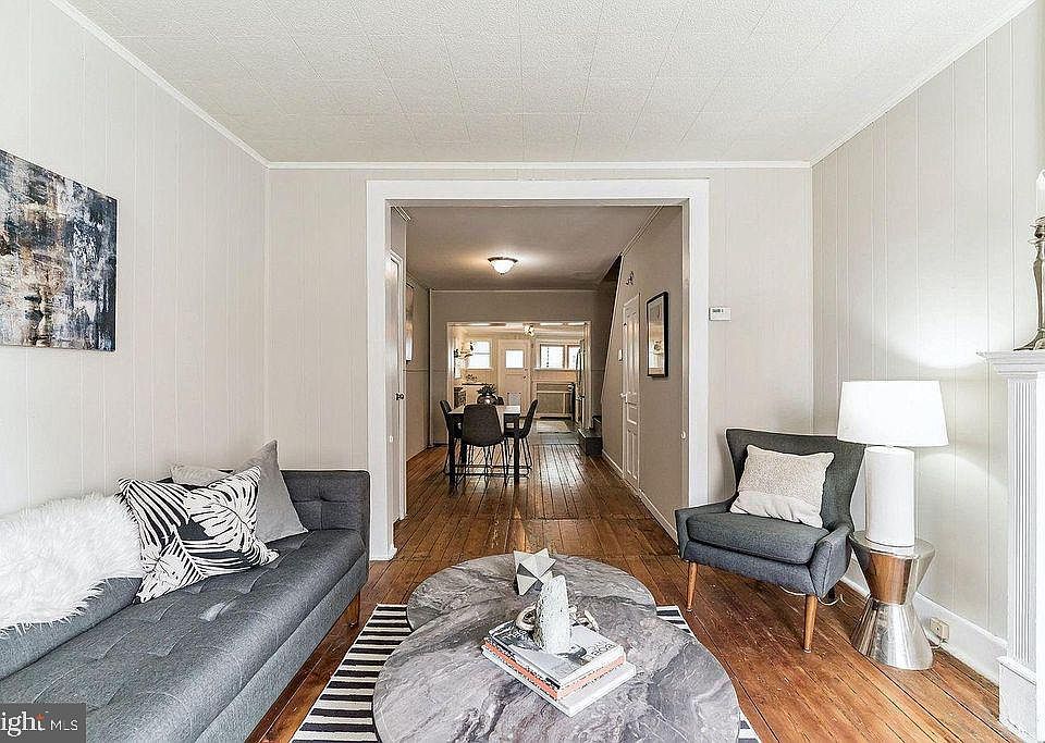 2nd image of 4547 Baker St