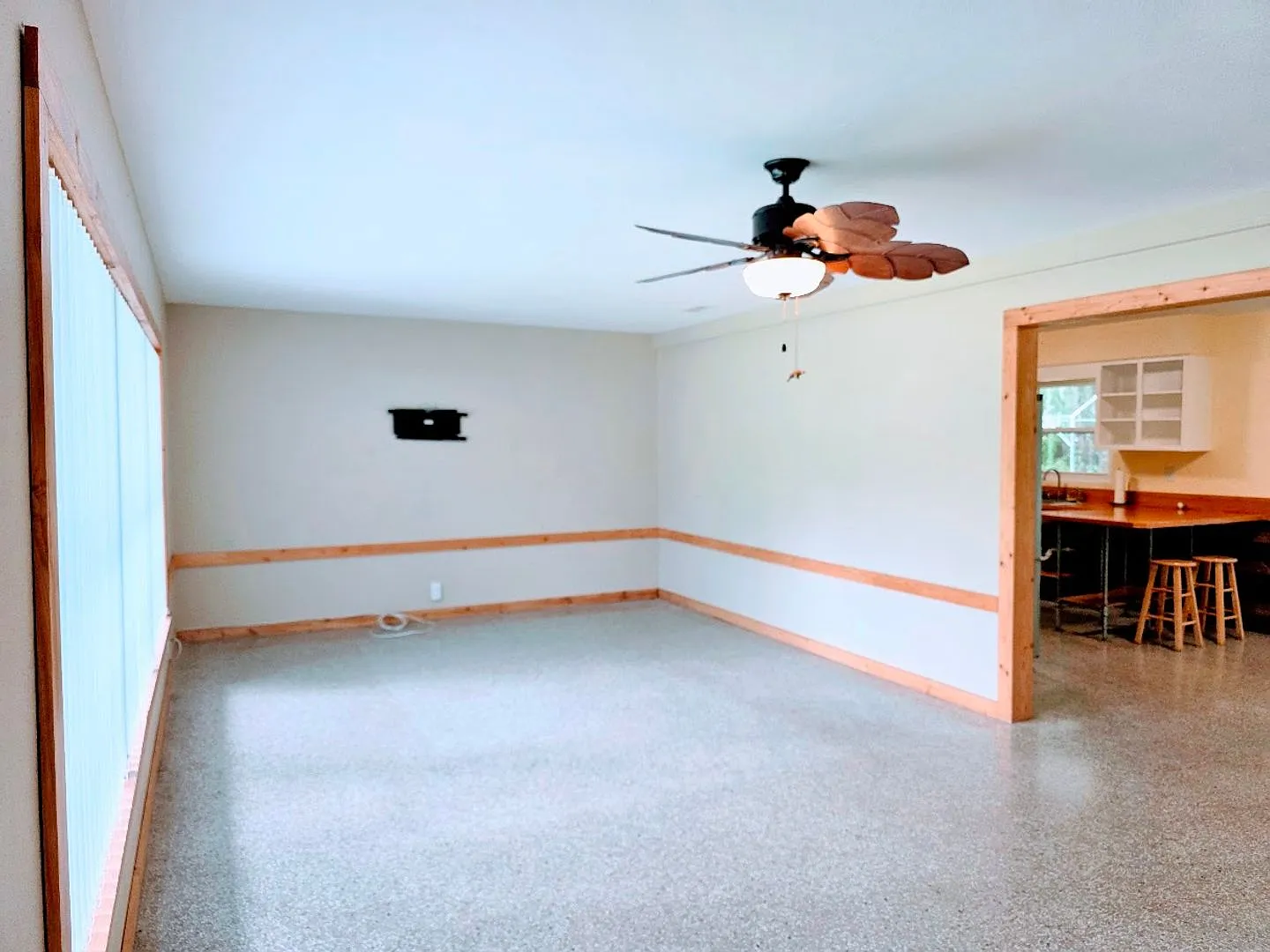 Prime Crystal River Location 3 Bedrooms 2 Baths 1-Car Garage — Photo 3