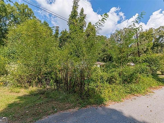 5th image of 1688 Louise Ln
