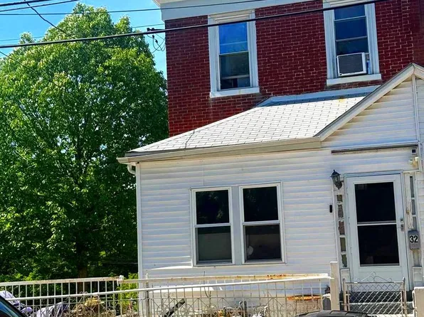 32 S 12th St, Darby, PA 19023