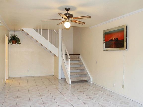 4th image of 2209 Warfield Way Unit C