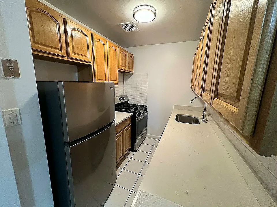 2nd image of 1110 Stadium Ave APT 1G