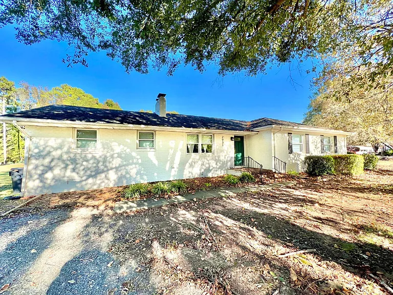 2931 Belmeade Dr — Photo 1
