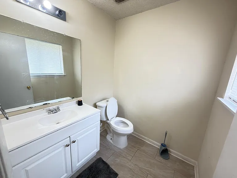 8342 Glenwoods Ter — Photo 11
