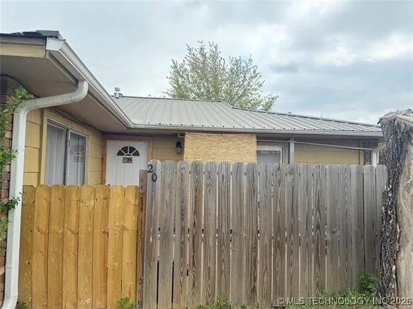 101 Doris Dr #20, Sallisaw, OK 74955
