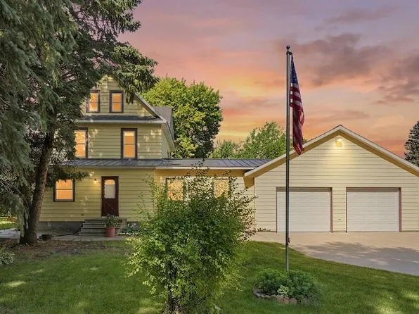 120 3rd St W, Hector, MN 55342