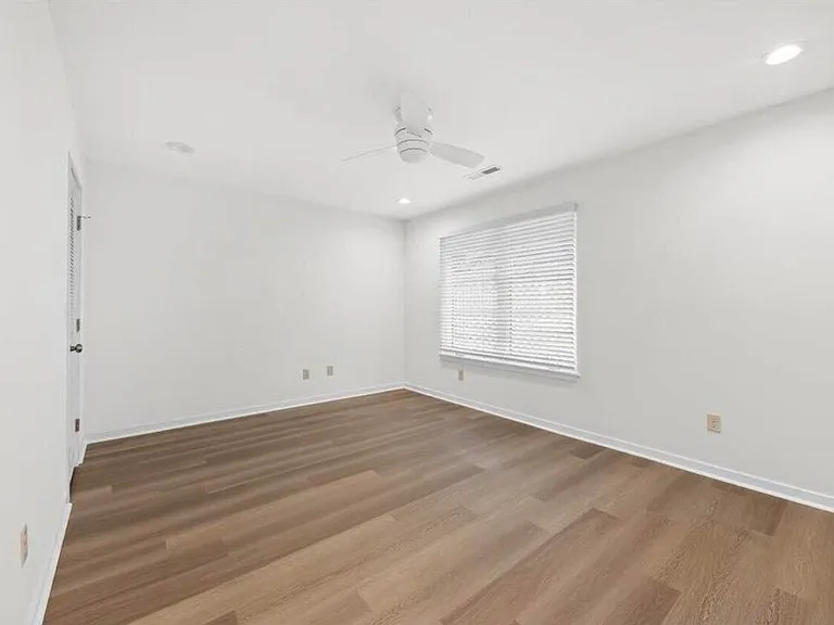 1120 Daffodil Ln — Photo 13