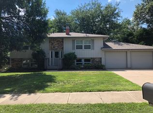 1431 Valley View Dr, Coralville, IA 52241