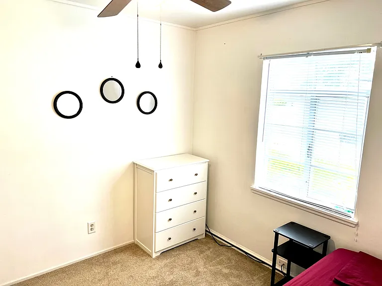 6829 Waveland Ave — Photo 11