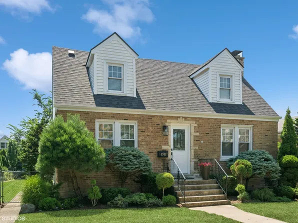3341 Wilder St, Skokie, IL 60076