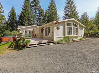 160 E Rasor Ln, Belfair, WA 98528