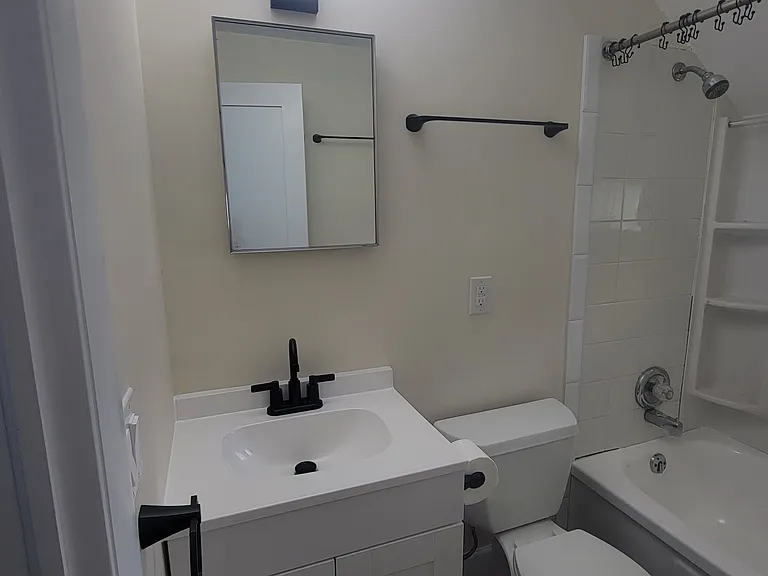 7574 Lakeport Rd #4 — Photo 10