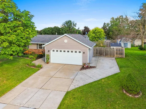 1931 Terry Ln, De Pere, WI 54115