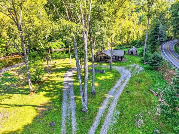 1949 Wolf Creek Hwy, Narrows, VA 24124