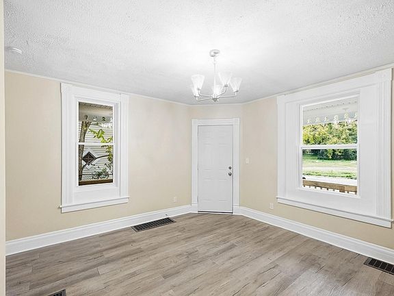 5th image of 1321 Lexington Ave