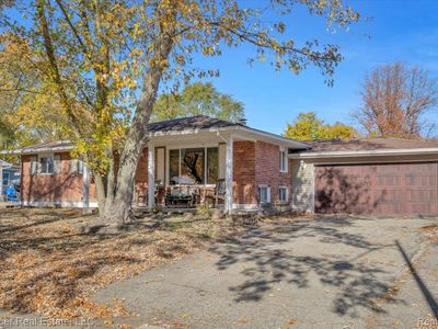 5726 Sutherland Dr, Waterford, MI, 48327