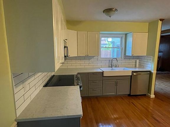 2nd image of 3701 Heathmoor Ct
