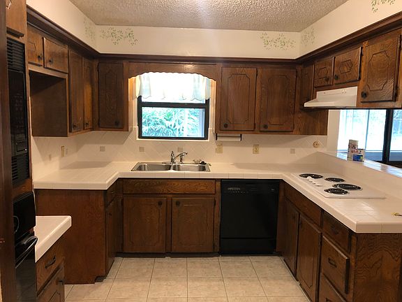 5th image of 3310 Park Meadows Ave