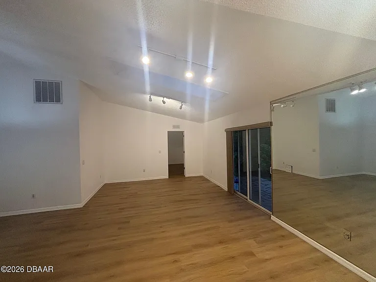 145 Riverwalk Ct — Photo 29