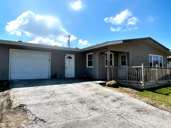 372 Raven Ct, Valparaiso, IN 46385