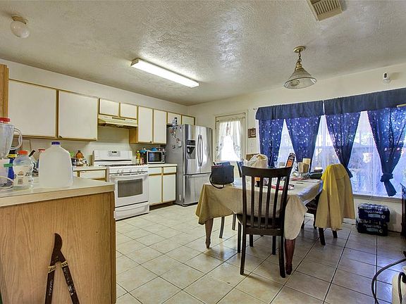 3rd image of 16215 Necoridge Drive